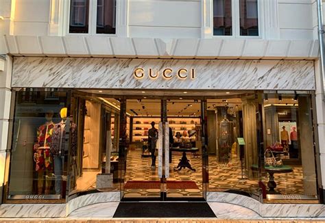 gucci pc hooftstraat amsterdam openingstijden|Gucci hooftstraat.